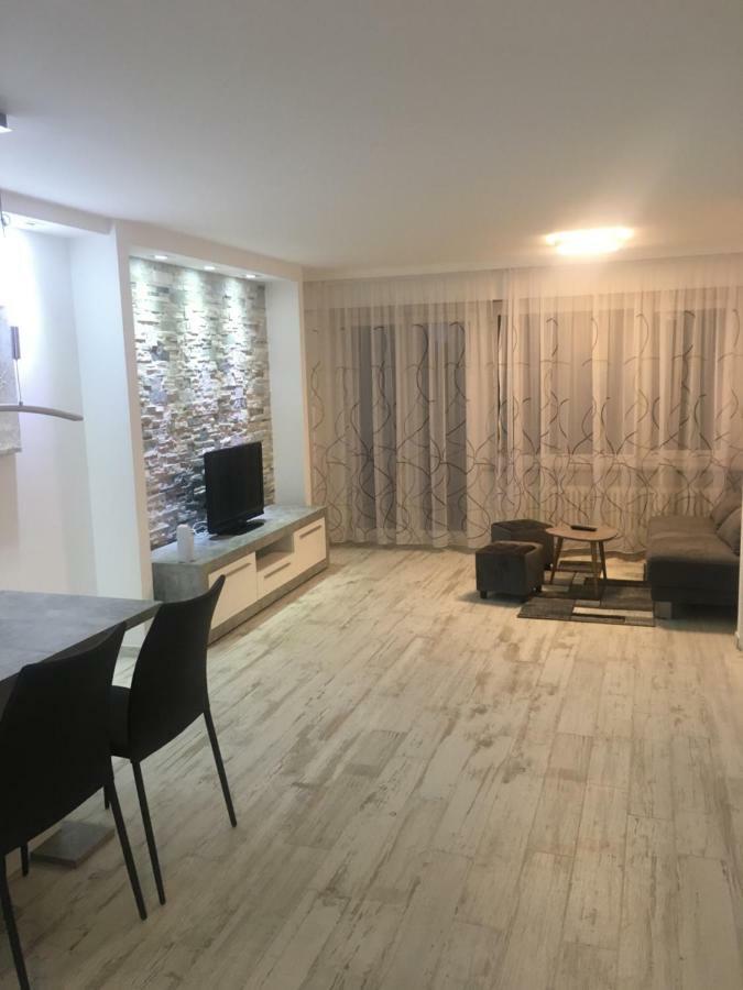 Appartement 87 *